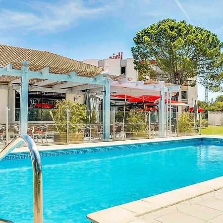 Hotel Ibis Salon De Provence Exterior foto